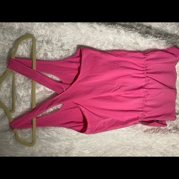 Lululemon - Picture 2 of 4